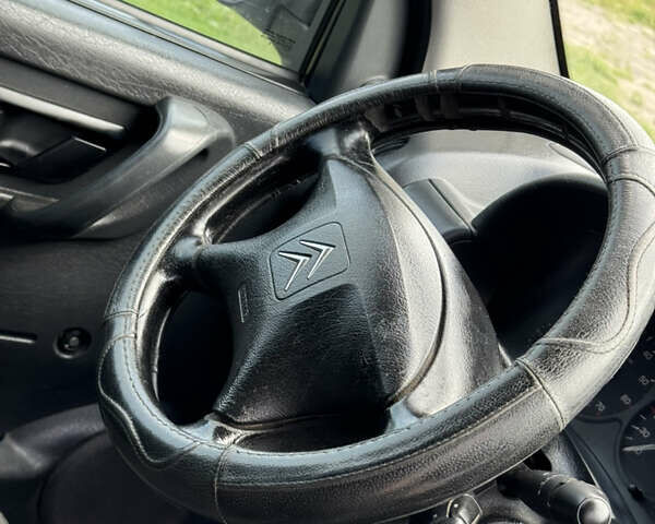 Белый Ситроен Берлинго, объемом двигателя 1.6 л и пробегом 286 тыс. км за 3590 $, фото 16 на Automoto.ua