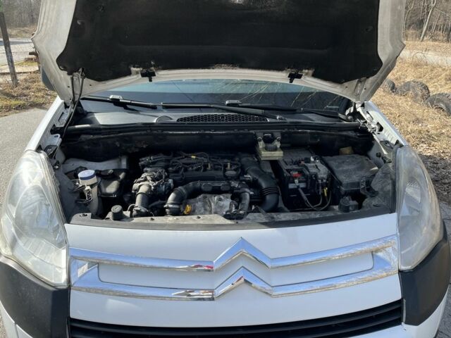 Белый Ситроен Берлинго, объемом двигателя 1.6 л и пробегом 254 тыс. км за 5700 $, фото 1 на Automoto.ua