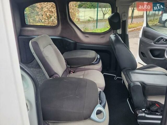 Белый Ситроен Берлинго, объемом двигателя 1.6 л и пробегом 237 тыс. км за 5999 $, фото 63 на Automoto.ua