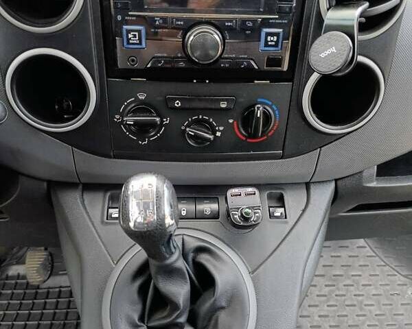 Белый Ситроен Берлинго, объемом двигателя 1.56 л и пробегом 260 тыс. км за 4800 $, фото 15 на Automoto.ua