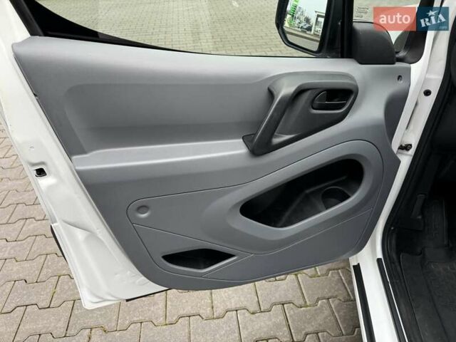 Белый Ситроен Берлинго, объемом двигателя 1.6 л и пробегом 274 тыс. км за 5750 $, фото 12 на Automoto.ua