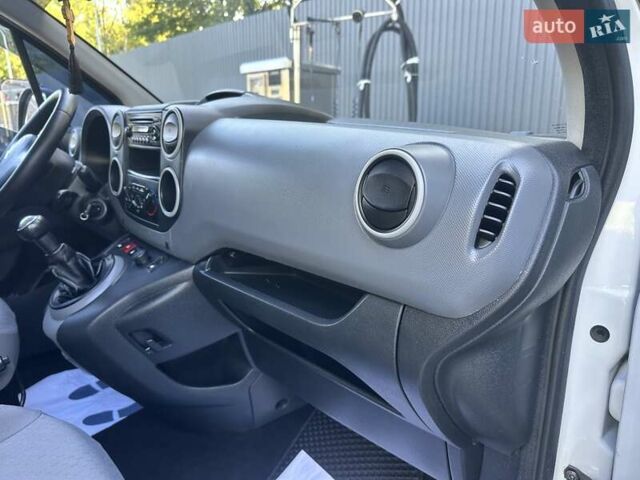 Белый Ситроен Берлинго, объемом двигателя 1.56 л и пробегом 263 тыс. км за 5690 $, фото 52 на Automoto.ua