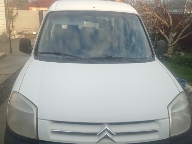 Белый Ситроен Берлинго, объемом двигателя 1.6 л и пробегом 250 тыс. км за 2600 $, фото 4 на Automoto.ua