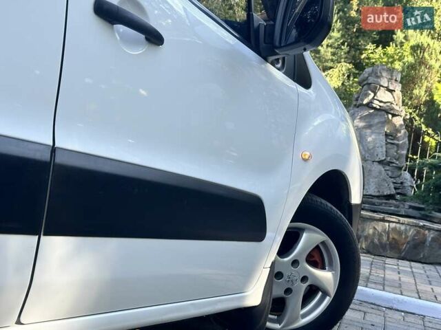 Белый Ситроен Берлинго, объемом двигателя 1.56 л и пробегом 263 тыс. км за 5690 $, фото 39 на Automoto.ua