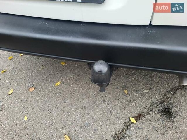 Белый Ситроен Берлинго, объемом двигателя 1.6 л и пробегом 237 тыс. км за 5999 $, фото 80 на Automoto.ua