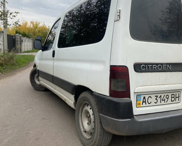 Белый Ситроен Берлинго, объемом двигателя 1.56 л и пробегом 500 тыс. км за 2499 $, фото 3 на Automoto.ua
