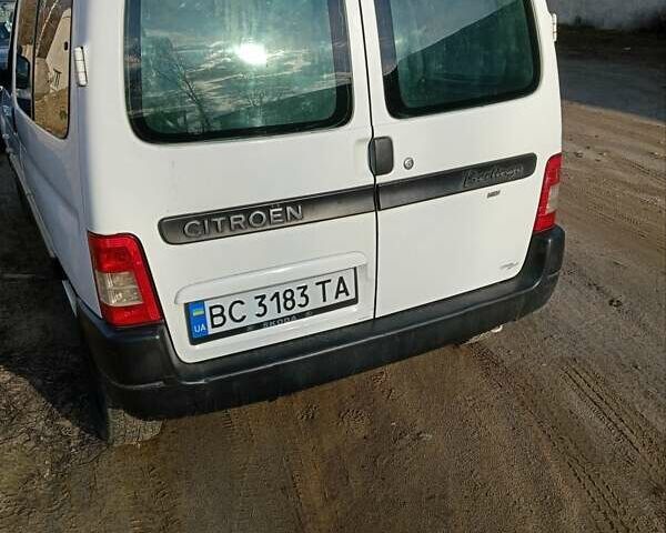 Белый Ситроен Берлинго, объемом двигателя 1.6 л и пробегом 219 тыс. км за 4200 $, фото 3 на Automoto.ua