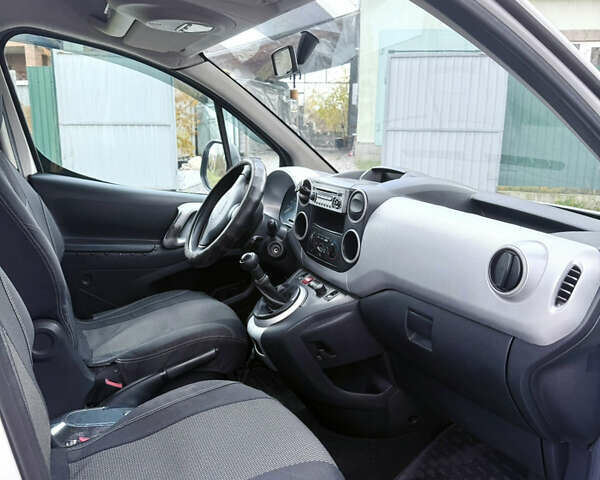 Ситроен Берлинго 2008 в Белой Церкве на Automoto.ua Белый Ситроен Берлинго, объемом двигателя 1.56 л и пробегом 391 тыс. км за 5500 $, фото 9 на Automoto.ua