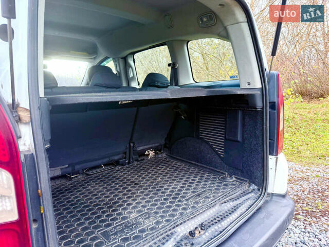 Ситроен Берлинго 2008 в Белой Церкве на Automoto.ua Белый Ситроен Берлинго, объемом двигателя 1.56 л и пробегом 391 тыс. км за 5500 $, фото 17 на Automoto.ua