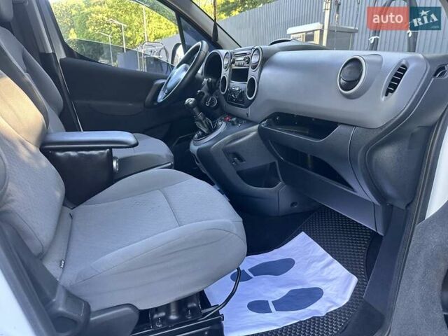 Белый Ситроен Берлинго, объемом двигателя 1.56 л и пробегом 263 тыс. км за 5690 $, фото 48 на Automoto.ua