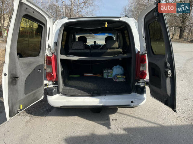 Білий Сітроен Берлінго, об'ємом двигуна 1.56 л та пробігом 254 тис. км за 5700 $, фото 7 на Automoto.ua