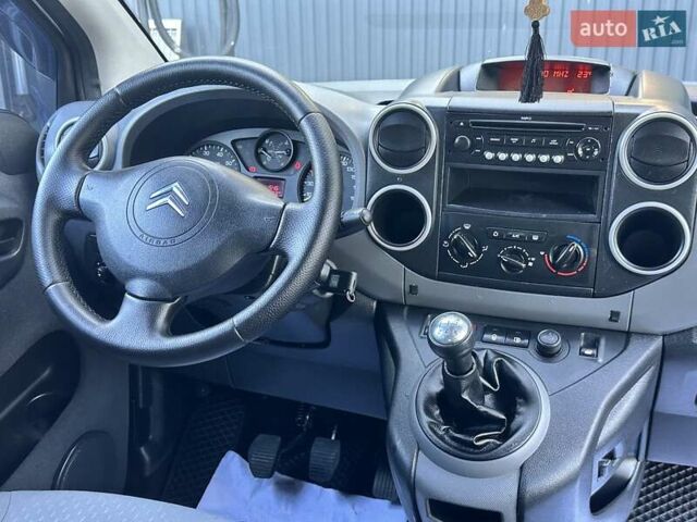 Белый Ситроен Берлинго, объемом двигателя 1.56 л и пробегом 263 тыс. км за 5690 $, фото 67 на Automoto.ua
