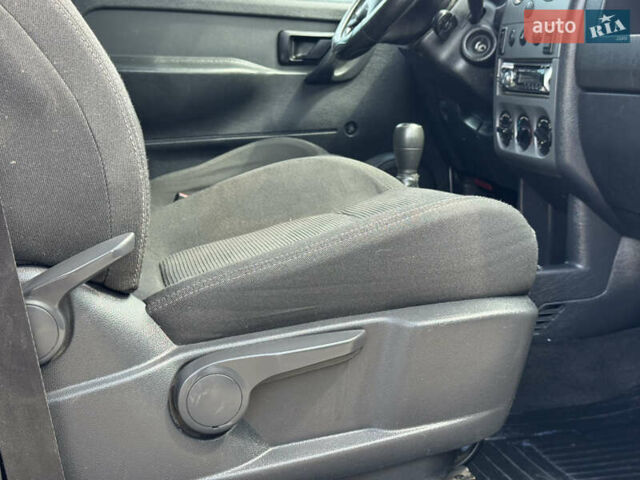 Белый Ситроен Берлинго, объемом двигателя 1.6 л и пробегом 286 тыс. км за 3590 $, фото 21 на Automoto.ua