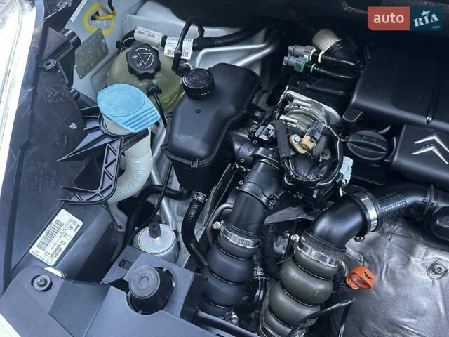 Белый Ситроен Берлинго, объемом двигателя 1.56 л и пробегом 263 тыс. км за 5690 $, фото 76 на Automoto.ua