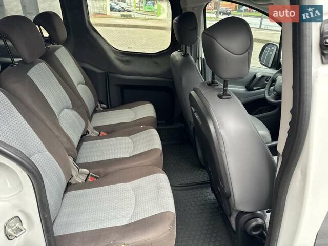 Белый Ситроен Берлинго, объемом двигателя 1.6 л и пробегом 274 тыс. км за 5750 $, фото 18 на Automoto.ua