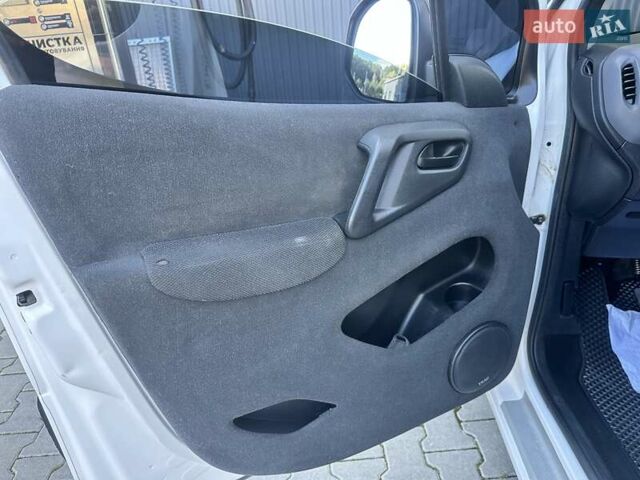 Белый Ситроен Берлинго, объемом двигателя 1.56 л и пробегом 263 тыс. км за 5690 $, фото 50 на Automoto.ua