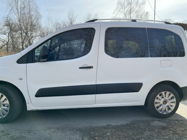 Белый Ситроен Берлинго, объемом двигателя 1.6 л и пробегом 254 тыс. км за 5700 $, фото 5 на Automoto.ua