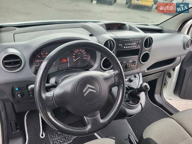 Белый Ситроен Берлинго, объемом двигателя 1.6 л и пробегом 237 тыс. км за 5999 $, фото 56 на Automoto.ua