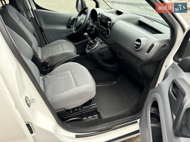 Белый Ситроен Берлинго, объемом двигателя 1.6 л и пробегом 274 тыс. км за 5750 $, фото 17 на Automoto.ua