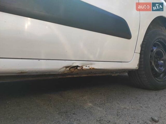Білий Сітроен Берлінго, об'ємом двигуна 1.56 л та пробігом 291 тис. км за 3900 $, фото 7 на Automoto.ua