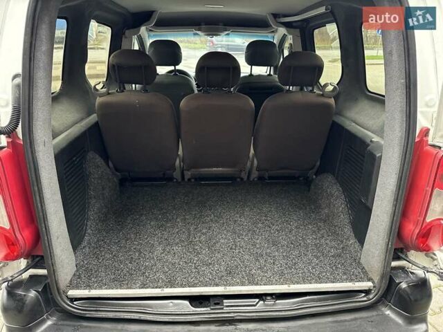 Белый Ситроен Берлинго, объемом двигателя 1.6 л и пробегом 274 тыс. км за 5750 $, фото 20 на Automoto.ua