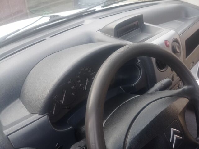 Белый Ситроен Берлинго, объемом двигателя 1.6 л и пробегом 250 тыс. км за 2600 $, фото 11 на Automoto.ua