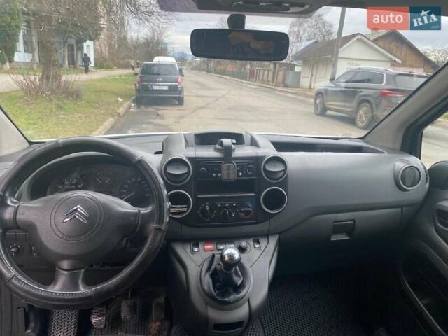 Белый Ситроен Берлинго, объемом двигателя 1.56 л и пробегом 235 тыс. км за 6100 $, фото 9 на Automoto.ua