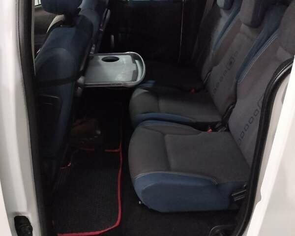 Білий Сітроен Берлінго, об'ємом двигуна 1.6 л та пробігом 217 тис. км за 8900 $, фото 7 на Automoto.ua