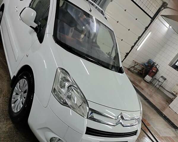 Білий Сітроен Берлінго, об'ємом двигуна 1.6 л та пробігом 217 тис. км за 8900 $, фото 2 на Automoto.ua