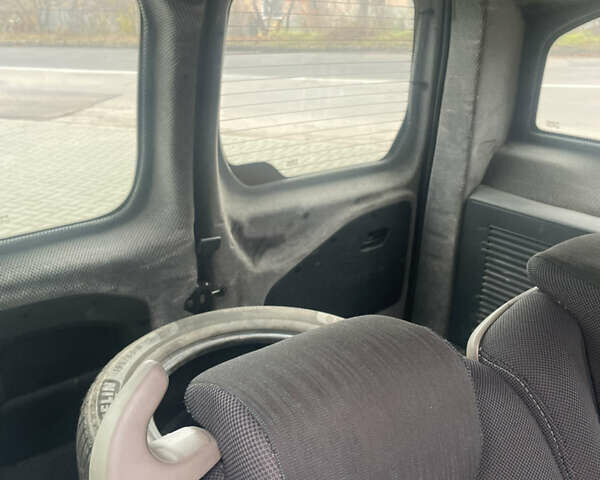 Белый Ситроен Берлинго, объемом двигателя 1.6 л и пробегом 305 тыс. км за 5800 $, фото 6 на Automoto.ua