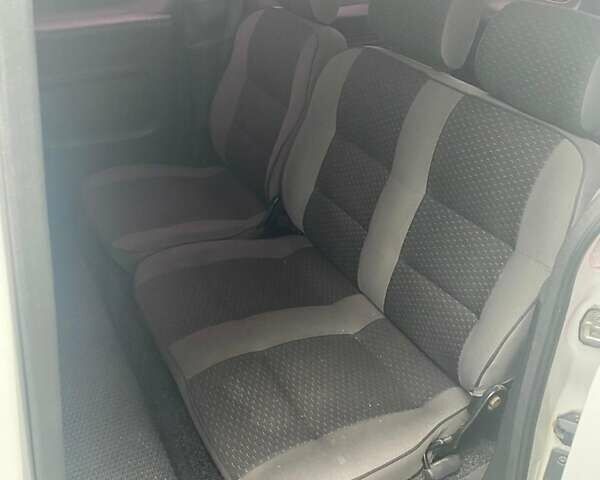 Белый Ситроен Берлинго, объемом двигателя 1.56 л и пробегом 235 тыс. км за 6100 $, фото 7 на Automoto.ua