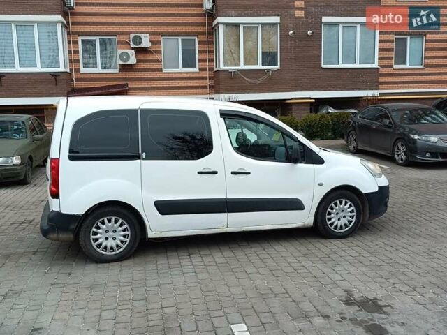 Белый Ситроен Берлинго, объемом двигателя 1.6 л и пробегом 290 тыс. км за 3750 $, фото 3 на Automoto.ua