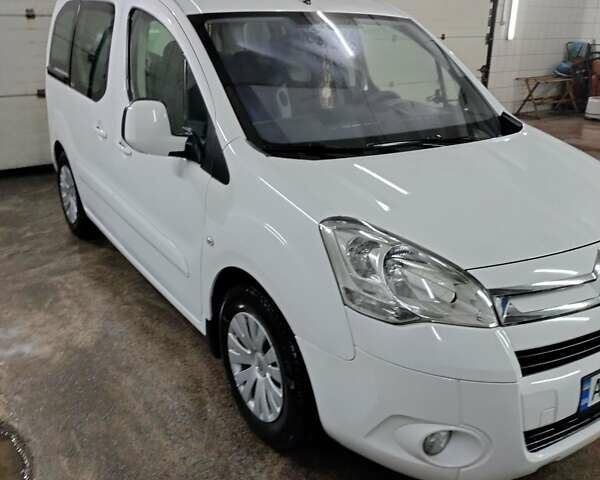 Білий Сітроен Берлінго, об'ємом двигуна 1.6 л та пробігом 217 тис. км за 8900 $, фото 1 на Automoto.ua