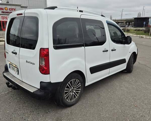 Белый Ситроен Берлинго, объемом двигателя 1.56 л и пробегом 205 тыс. км за 5700 $, фото 4 на Automoto.ua