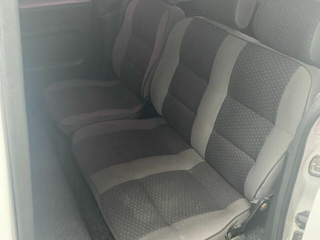 Белый Ситроен Берлинго, объемом двигателя 1.6 л и пробегом 235 тыс. км за 6000 $, фото 6 на Automoto.ua