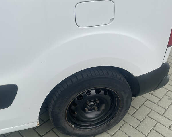 Белый Ситроен Берлинго, объемом двигателя 1.6 л и пробегом 305 тыс. км за 5800 $, фото 2 на Automoto.ua