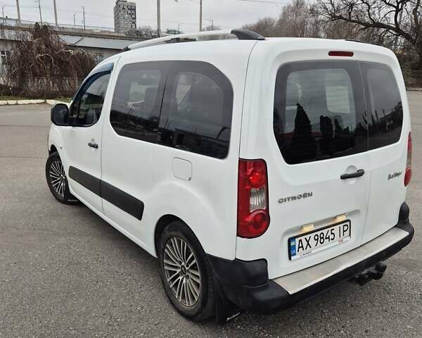 Белый Ситроен Берлинго, объемом двигателя 1.56 л и пробегом 205 тыс. км за 5700 $, фото 2 на Automoto.ua