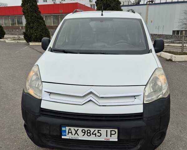 Белый Ситроен Берлинго, объемом двигателя 1.56 л и пробегом 205 тыс. км за 5700 $, фото 3 на Automoto.ua