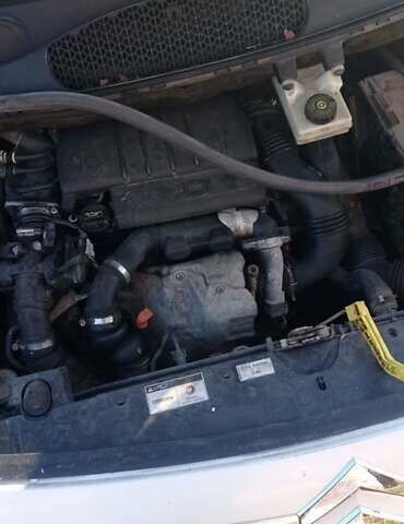 Белый Ситроен Берлинго, объемом двигателя 1.56 л и пробегом 226 тыс. км за 3428 $, фото 4 на Automoto.ua