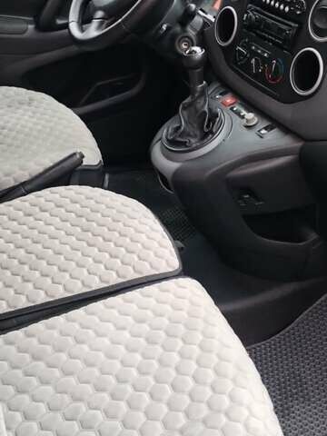 Белый Ситроен Берлинго, объемом двигателя 1.56 л и пробегом 260 тыс. км за 7500 $, фото 6 на Automoto.ua