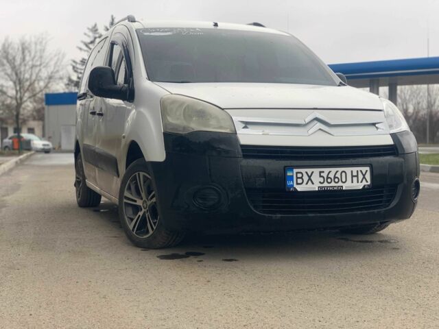 Белый Ситроен Берлинго, объемом двигателя 1.6 л и пробегом 352 тыс. км за 5000 $, фото 4 на Automoto.ua