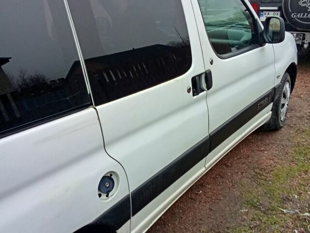 Белый Ситроен Берлинго, объемом двигателя 1.6 л и пробегом 250 тыс. км за 4550 $, фото 6 на Automoto.ua