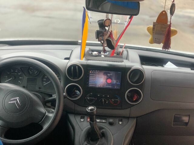 Белый Ситроен Берлинго, объемом двигателя 1.6 л и пробегом 352 тыс. км за 5000 $, фото 3 на Automoto.ua