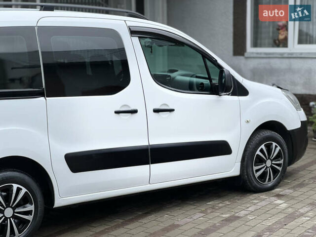 Белый Ситроен Берлинго, объемом двигателя 1.6 л и пробегом 237 тыс. км за 7500 $, фото 21 на Automoto.ua