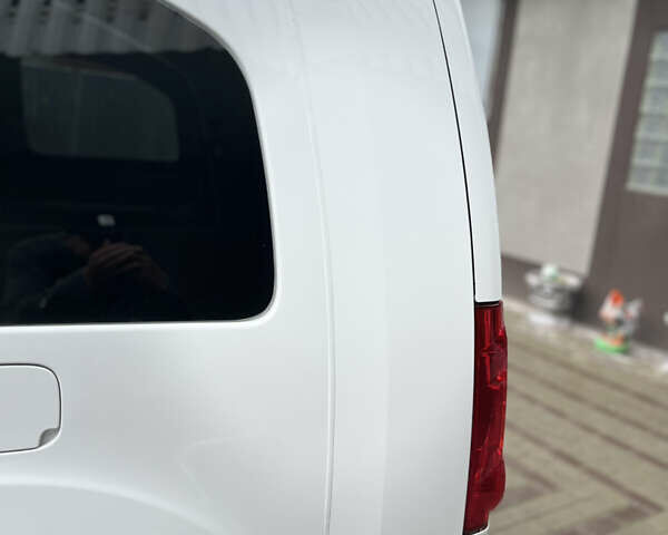 Белый Ситроен Берлинго, объемом двигателя 1.6 л и пробегом 237 тыс. км за 7500 $, фото 15 на Automoto.ua