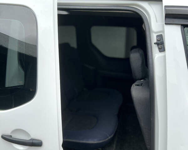 Белый Ситроен Берлинго, объемом двигателя 1.6 л и пробегом 237 тыс. км за 7500 $, фото 28 на Automoto.ua