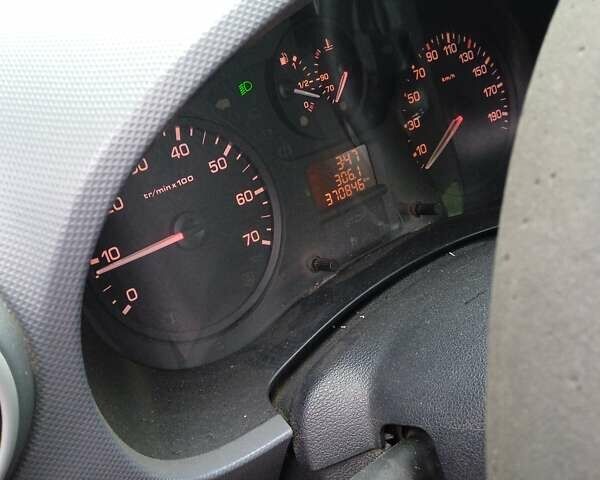 Белый Ситроен Берлинго, объемом двигателя 1.56 л и пробегом 370 тыс. км за 3400 $, фото 1 на Automoto.ua