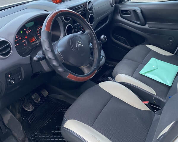 Білий Сітроен Берлінго, об'ємом двигуна 1.6 л та пробігом 224 тис. км за 6400 $, фото 10 на Automoto.ua