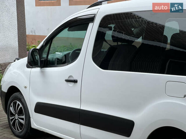 Белый Ситроен Берлинго, объемом двигателя 1.6 л и пробегом 237 тыс. км за 7500 $, фото 25 на Automoto.ua