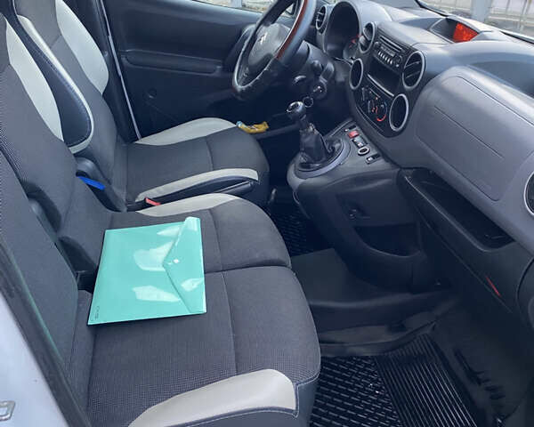 Білий Сітроен Берлінго, об'ємом двигуна 1.6 л та пробігом 224 тис. км за 6400 $, фото 8 на Automoto.ua